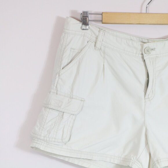 *G.H. Bass & Co. Beige Cargo Shorts - Picture 4 of 7